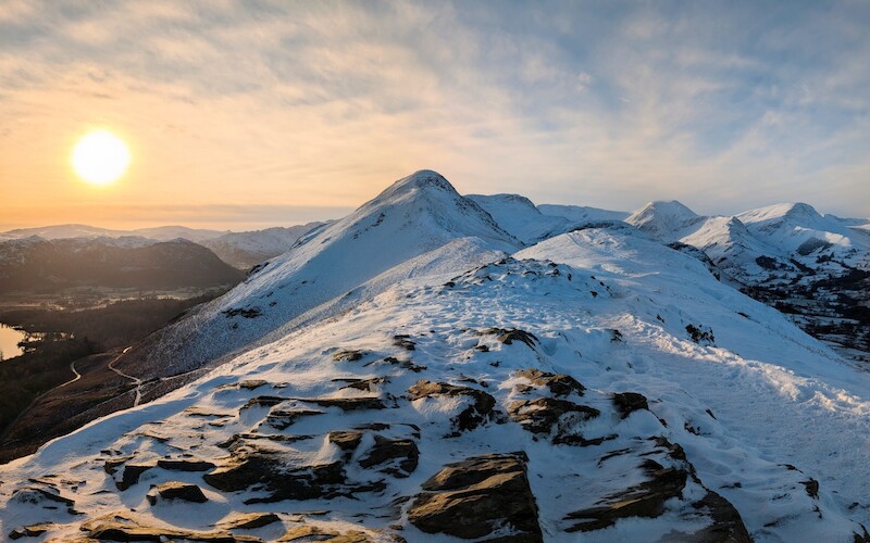 Panoramic views of Cat Bells and the Derwent Fells to the right - © Copyright 2025 Peter Burlingham, Days In The Lakes